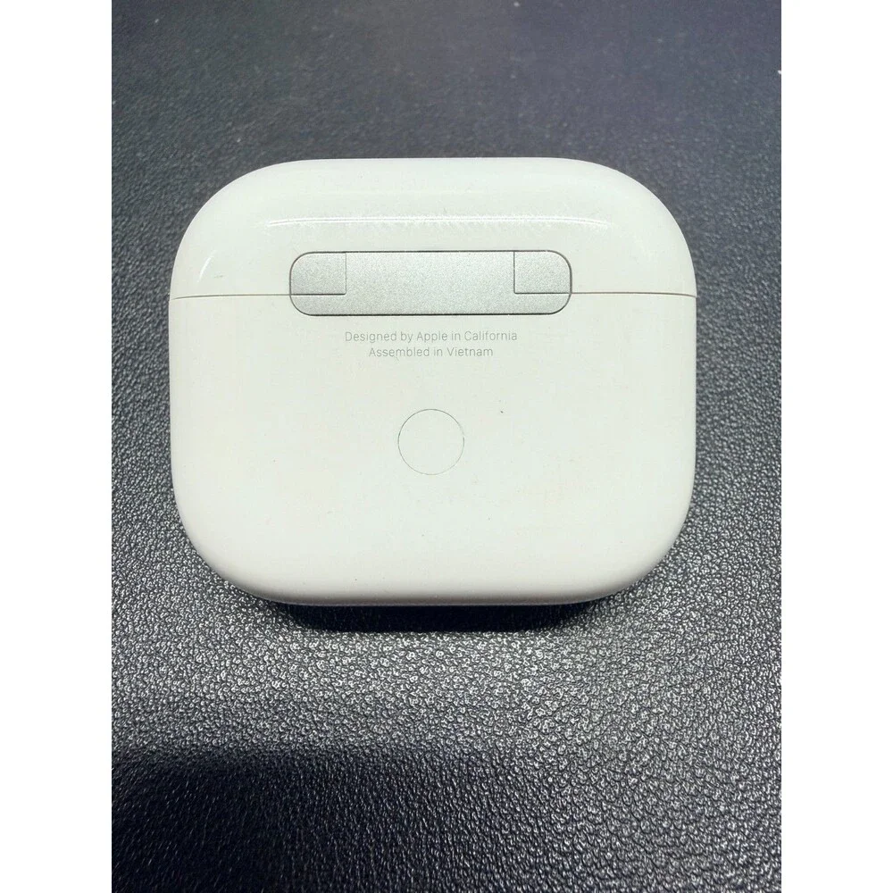 Apple AirPods 3rd Gen. with Magsafe Charging Case A2566 A2564 A2565 OEM Apple